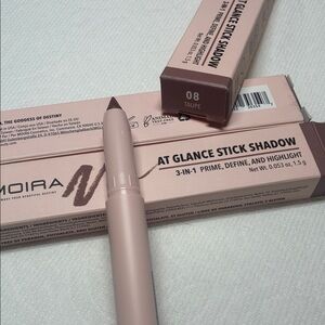 Moi At Glance Stick Shadow in Soft Pink